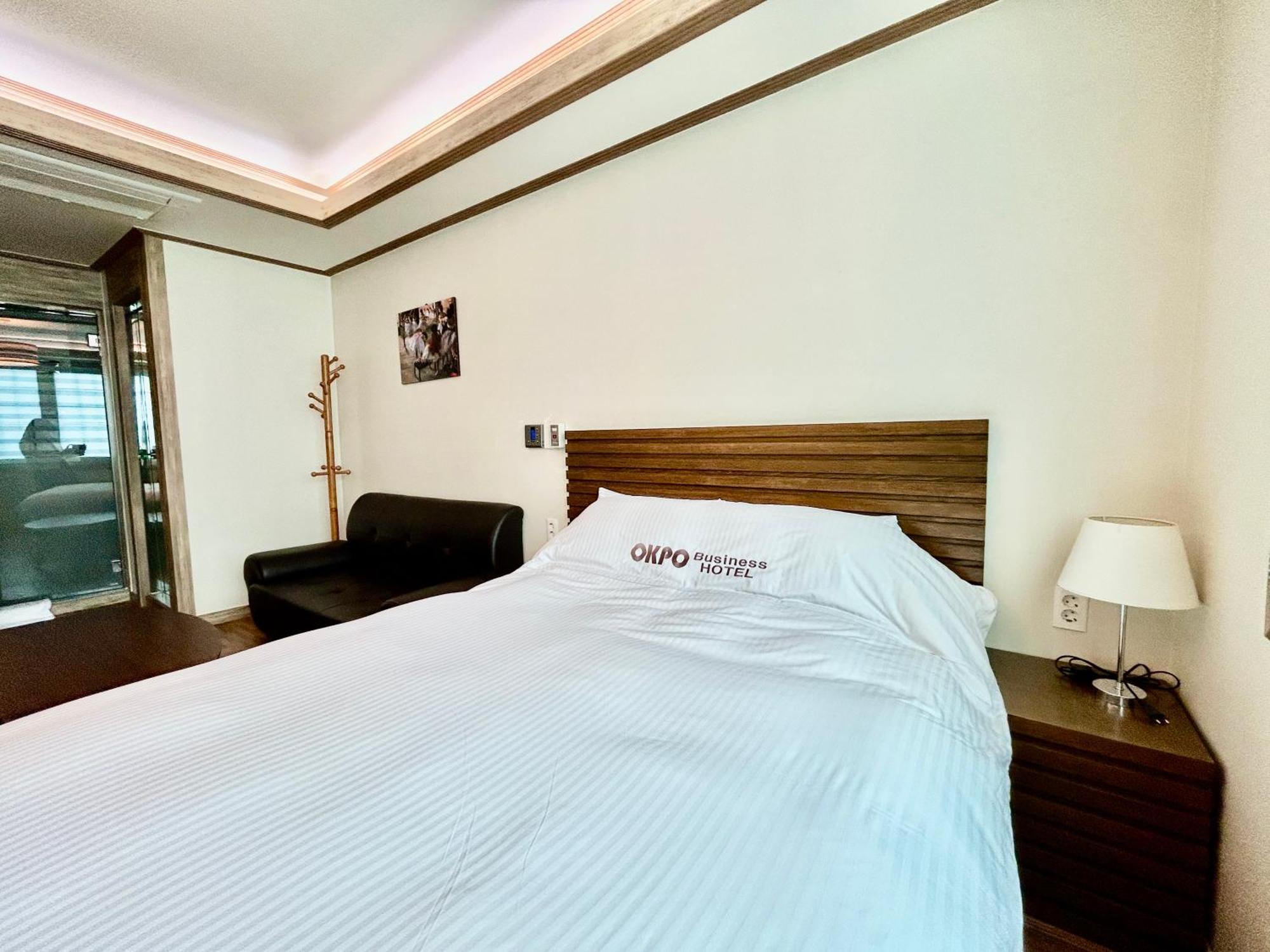 Okpo Business Hotel Geoje Eksteriør bilde
